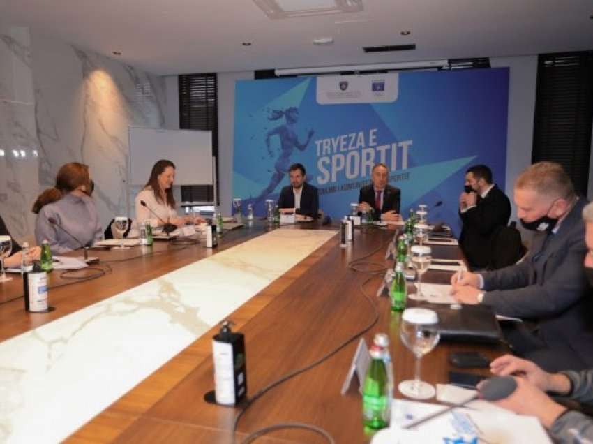 ​“Tryeza e Sportit”, akterët e sportit diskutojnë për të ardhmen e sektorit