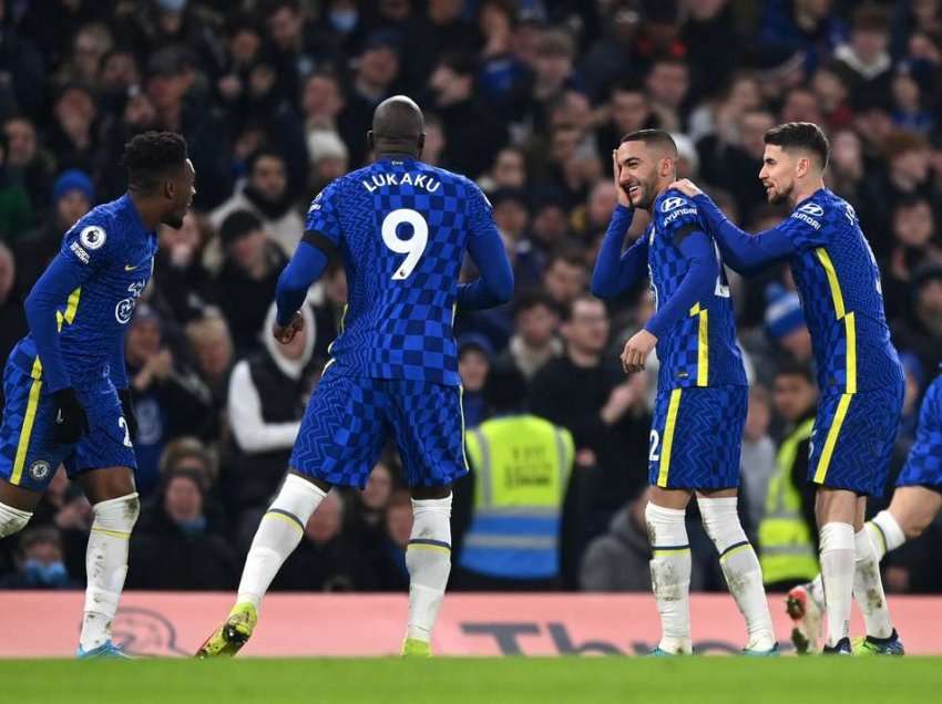 Chelsea triumfon në derbin londinez