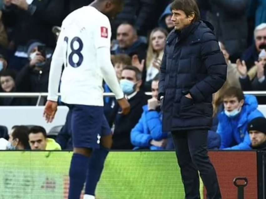 Tottenham kërkon një zëvendësues për Ndombele