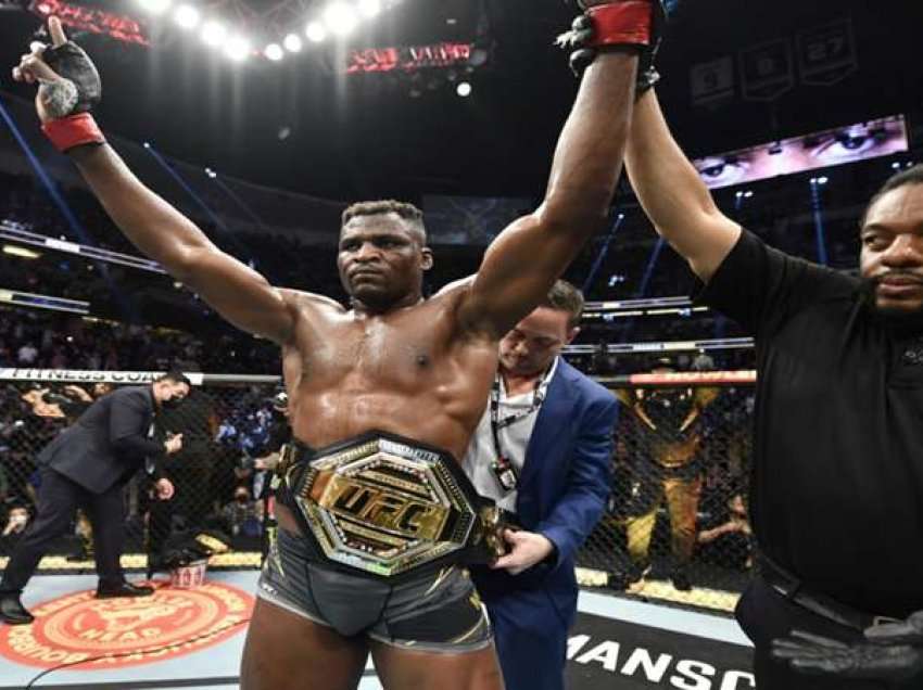 Ngannou fiton super përballjen