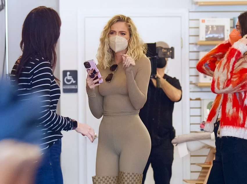 Khloe Kardashian shfaqet më 'seksi' se kurrë më parë