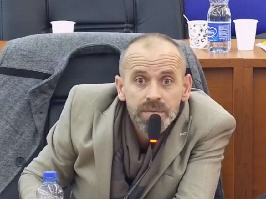 Momenti kur asambleisti i Shtimes jep dorëheqje nga VV-ja