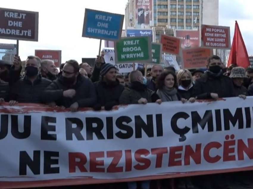 Protesta u shfrytëzua për poena politike