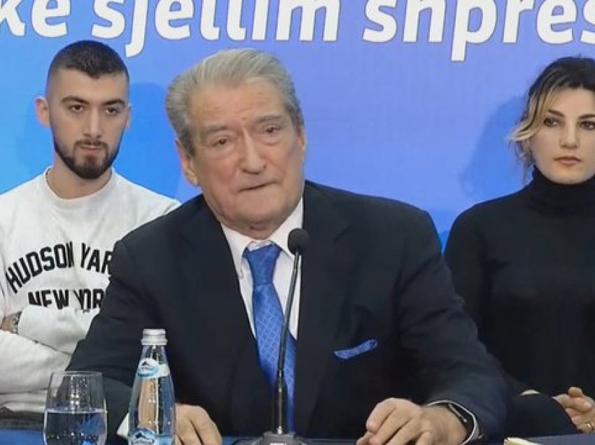 Berisha: Nënë Liza heroinë, shteti barbar i prishi shtëpinë sepse do të ndërtojë kulla