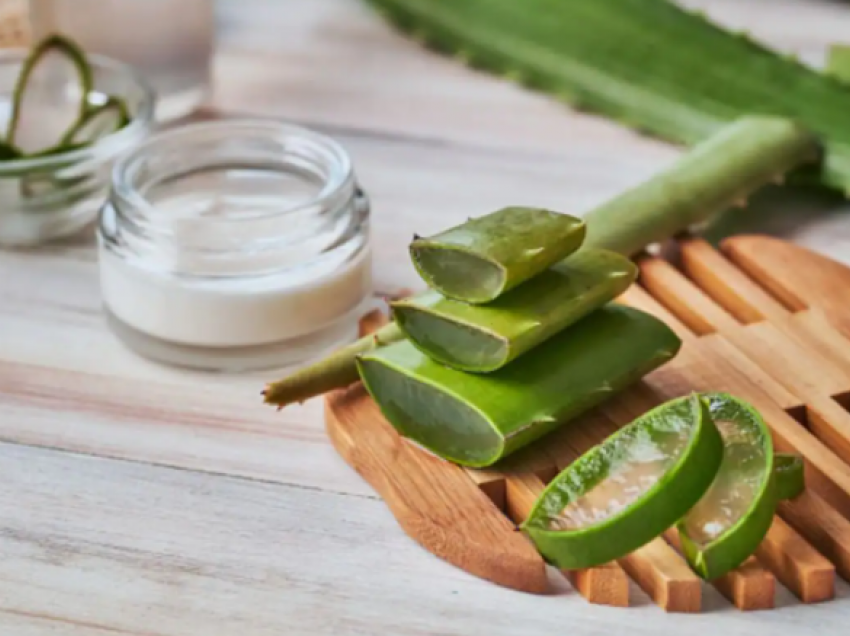 Këshilla për kujdesin e lëkurës: 5 përfitimet të xhelit të Aloe Vera për fytyrën