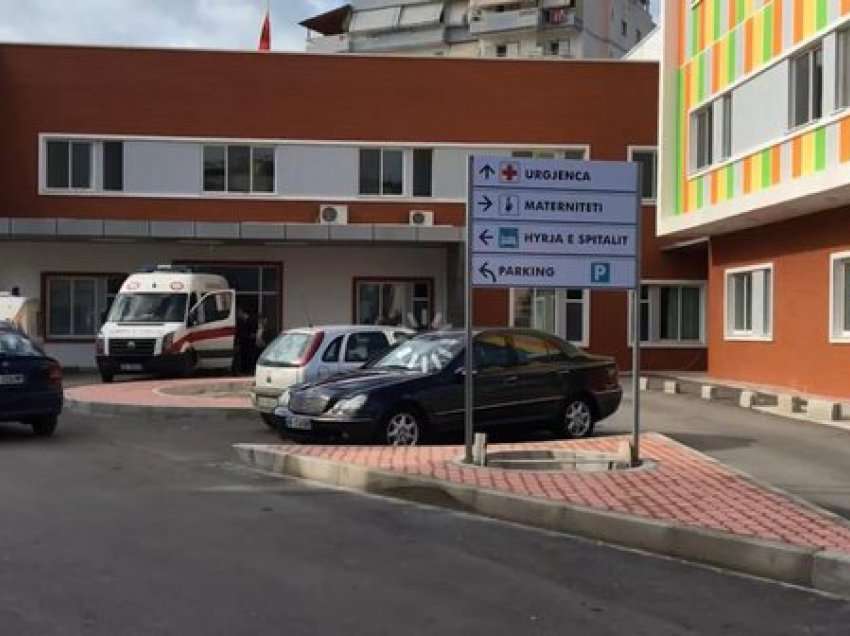 U hodh nga kati i dytë i maternitetit bashkë me foshnjen/ Zbardhet ngjarja në Sarandë, tentoi të largohej...