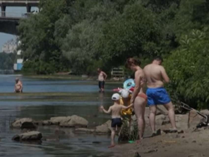 ​Banorët e Kievit nuk heqin dorë nga pushimet