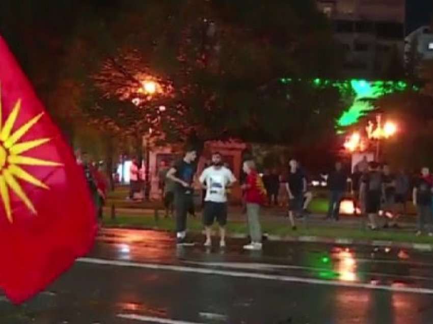 Të lënduar e të arrestuar/ Eskalon protesta e opozitës në Maqedoni