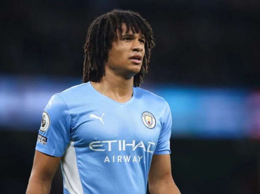 Chelsea në bisedime për transferimin e Nathan Ake