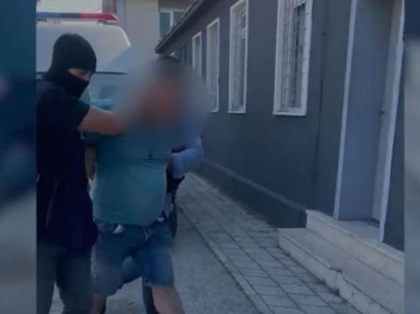 I shpallur në kërkim ndërkombëtar, arrestohet në Fier 45-vjeçari