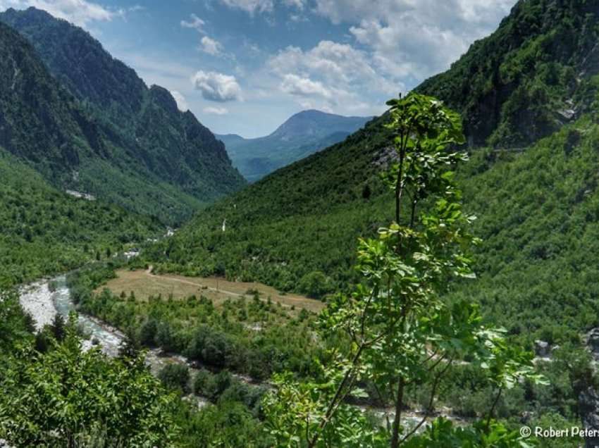 Tropojë/ Bllokohen 3 turistë çek, helikopteri niset drejt vendngjarjes