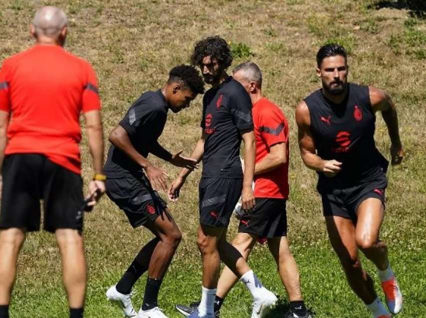 Manchester United hidhet mbi yllin e Milanit