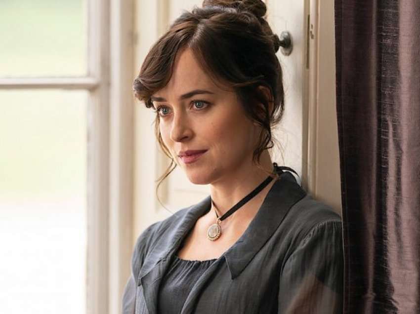 Filmi “Persuasion” me Dakota Johnson është etiketuar si adaptimi më i keq nga Jane Austen