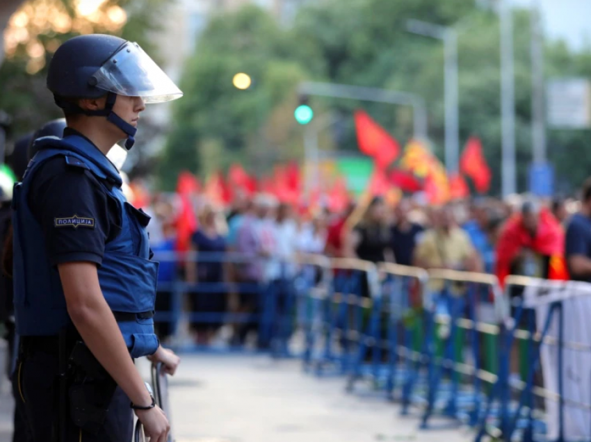 Propozimi francez del në Kuvend, opozita proteston