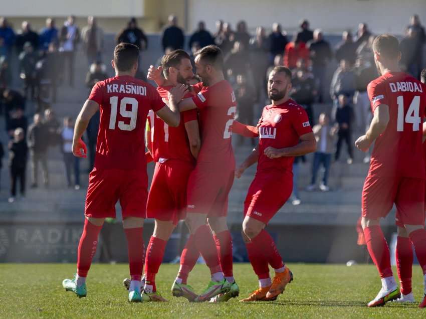 Sa në një portë në tjetrën, shënohen 2 gola në 3 minuta