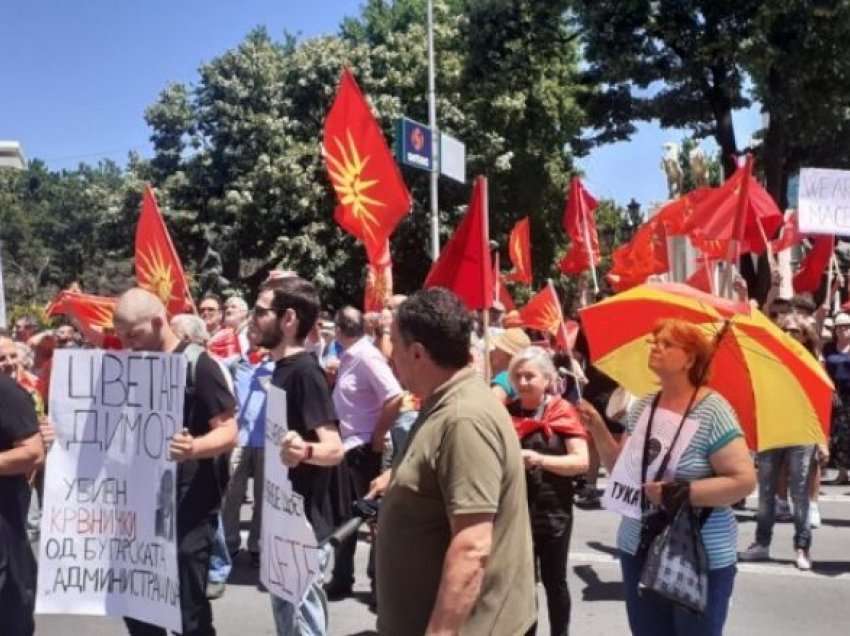 Me këngën “Bella Ciao” protestohet kundër propozimit francez para Kuvendit të Maqedonisë së Veriut