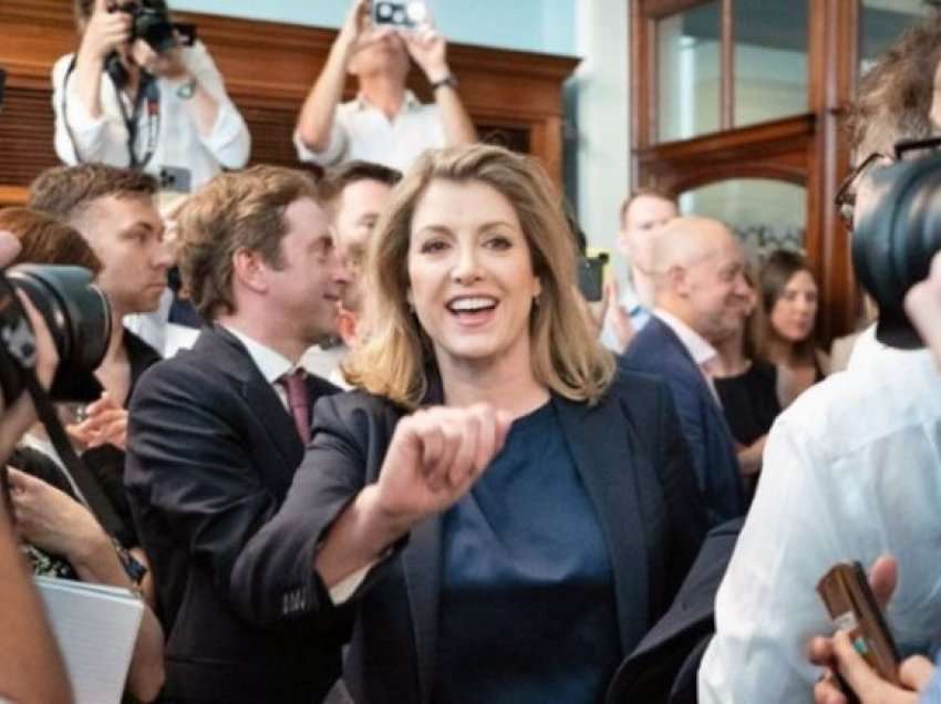 Kush është Penny Mordaunt, gruaja që ka gjasa të marrë drejtimin e Britanisë së Madhe!