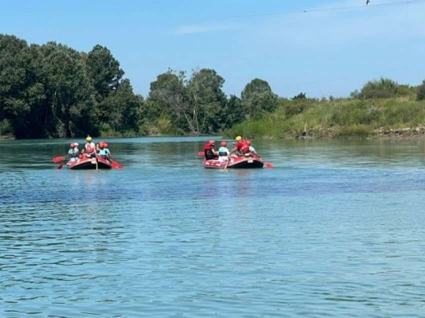 ​Rafting në lagunën Vjosë-Nartë