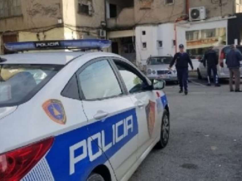 Kishin mbetur në det të hapur me një pedalon, policia shpëton tre 15-vjeçarët në Durrës