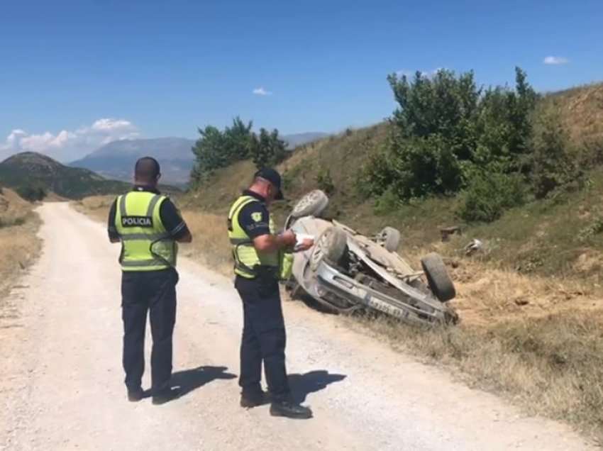 Aksident në Maliq/ Shoferi dhe pasagjeri në spital