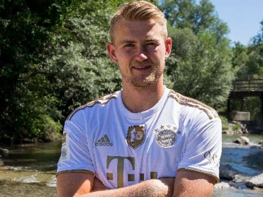 Bayern zyrtarizon De Ligt