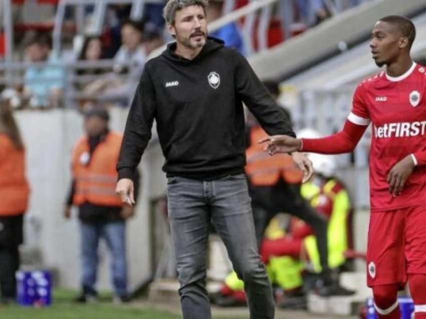 Van Bommel habitet me ekipin e Kosovës 