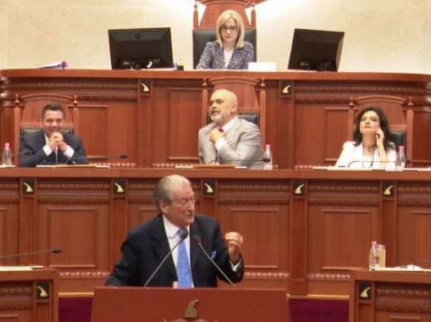 “Shtrëngoi duart me Putinin”/ Berisha akuza Ramës, ja si ndikoi në arrestimin e Thaçit