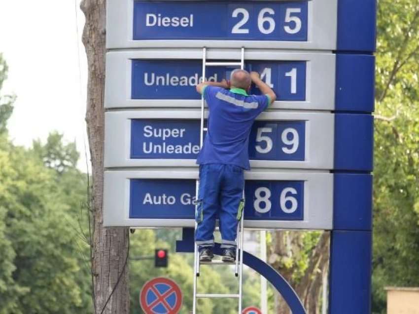 Ulet sërish çmimi i naftës, shkon në 226 lekë, bie edhe benzina