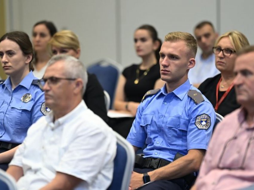 KiE trajnon policët e Kosovës për mbrojtjen e sinjalizuesve