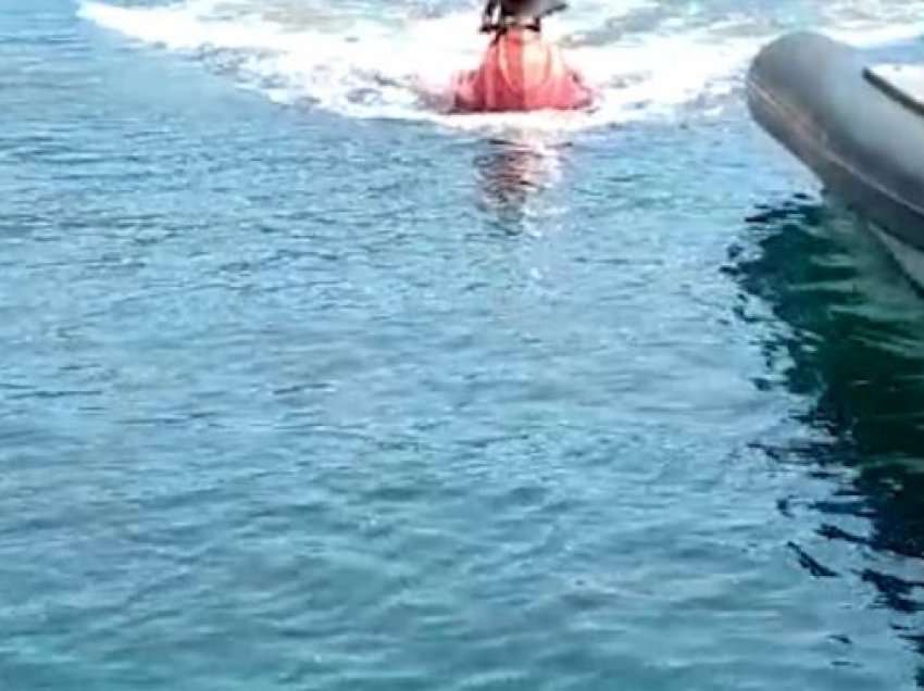 Rrezikuan jetën e pushuesve duke kryer manovra të rrezikshme, bllokohen 3 “Jet ski” në Sarandë