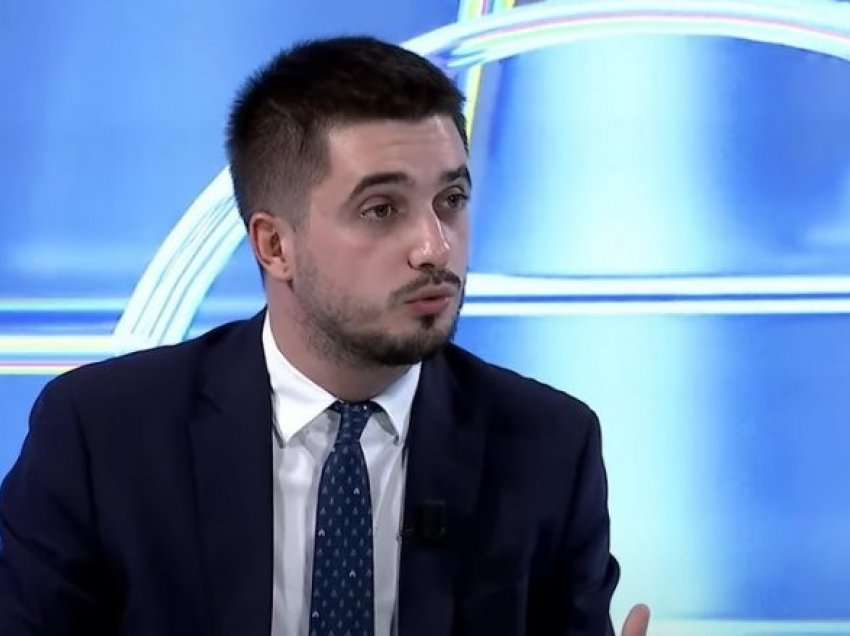 Arben Gashi tha se Qeveria bie në vjeshtë, reagon Gjyshinca i LVV-së: Është pjesë e shkollës politike të Isa Mustafës, Qeveria është stabile