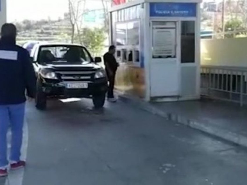 Tentoi të korruptonte policin në Kakavijë, e pëson keq i riu nga Tirana