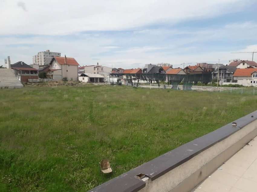 Ferizaj për turp, pa stadium! Të gjithë pro, një është kundër! Drenasi po bëhet me stadium me 7 mijë ulëse!