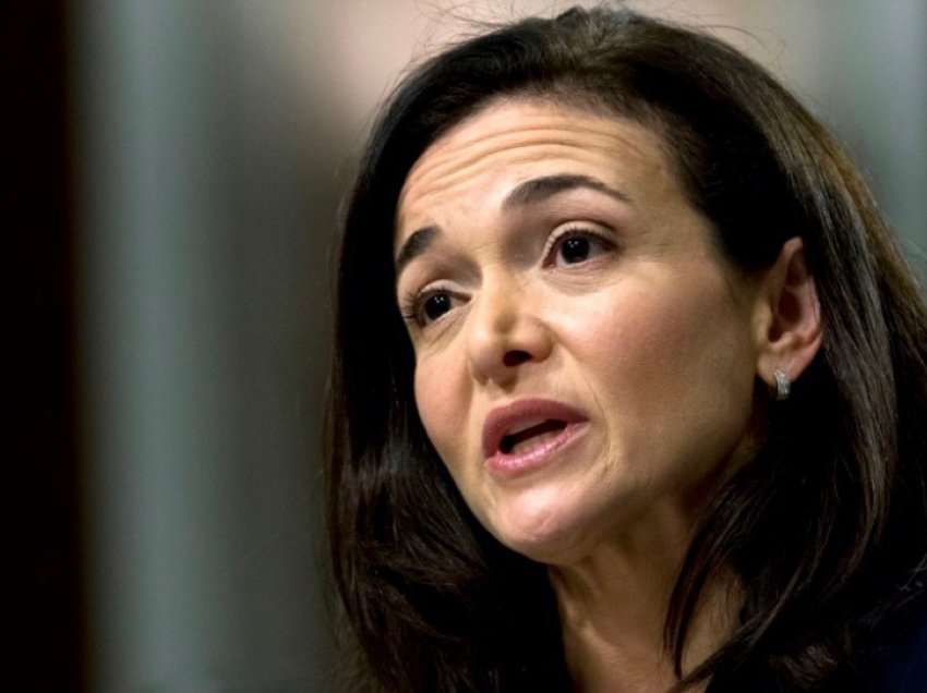 Drejtuesja e lartë e Facebook-ut Sheryl Sandberg jep dorëheqjen