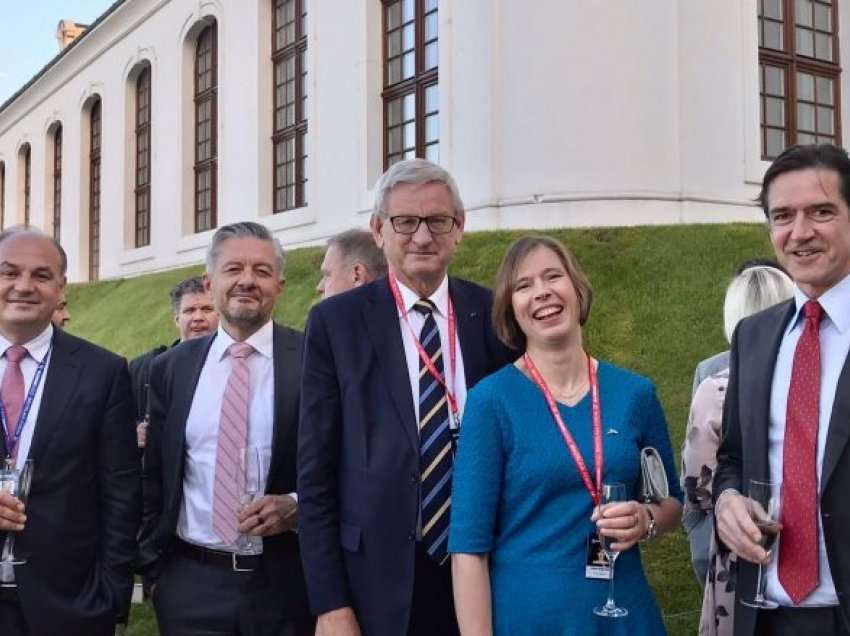 Hoxhaj në Bratisllavë, me shtetet që do t’i bashkohen NATO-s: Ta shohim së shpejti edhe Kosovën anëtare