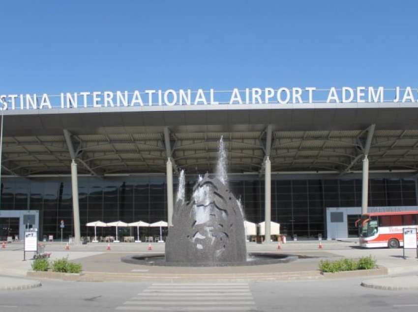 Alarmi për bombë ishte i rrejshëm, aeroporti hapet për fluturime