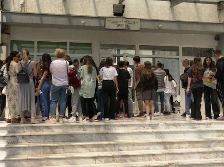 ​ETEA për testin e arritshmërisë: Trendi i kopjimit masiv po vazhdon edhe në këtë vit