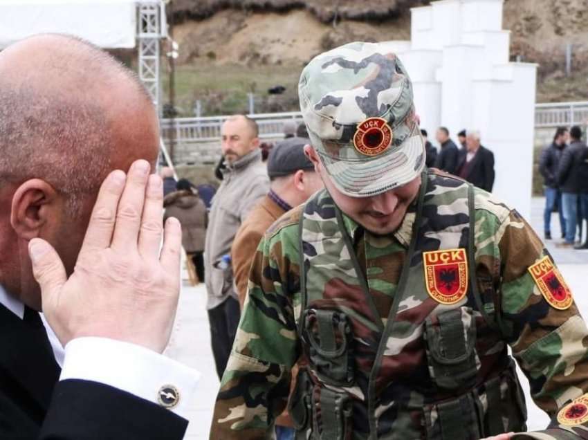 Ramush Haradinaj mbështetë veteranët me një fotografi: Me ta, sot e për mot