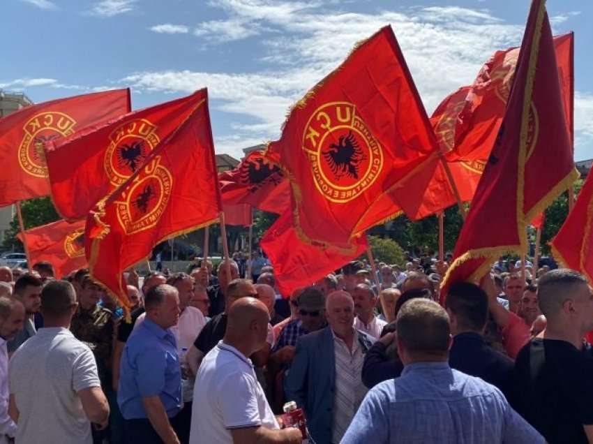 “Veterani i vërtet nuk bëhet pjesë e klaneve mafioze”/ Gazmend Islami ka disa fjalë për protestën e sotme- ja ku devijuan veteranët në këto 20 vite