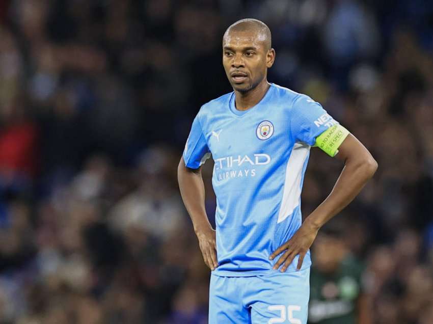 Manchester City është në kërkim të një mesfushori 