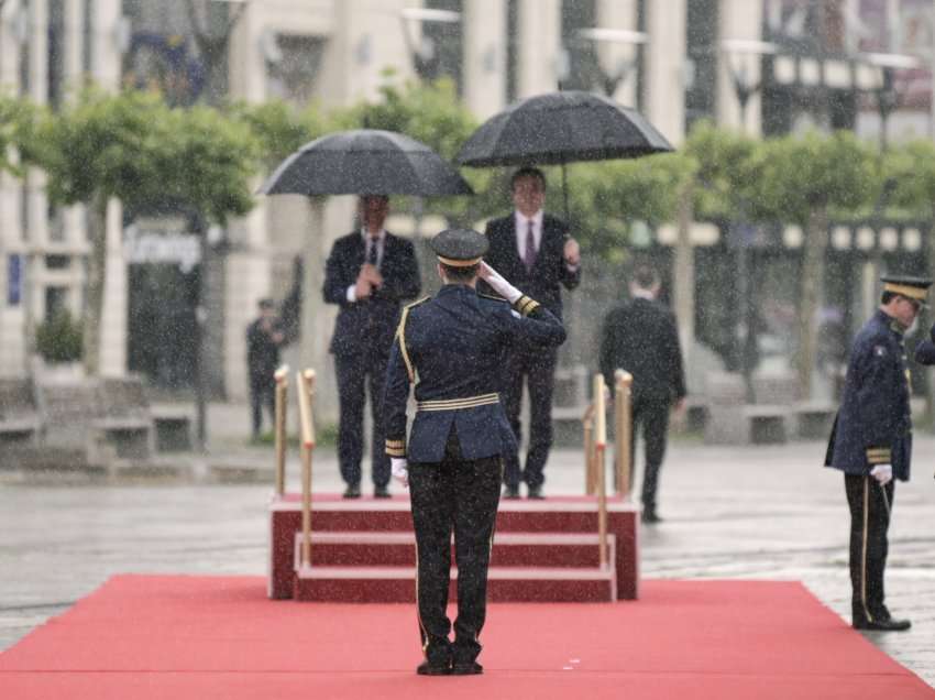 Kryeministri Kurti priti me nderime të larta Kancelarin e Gjermanisë, Olaf Scholz