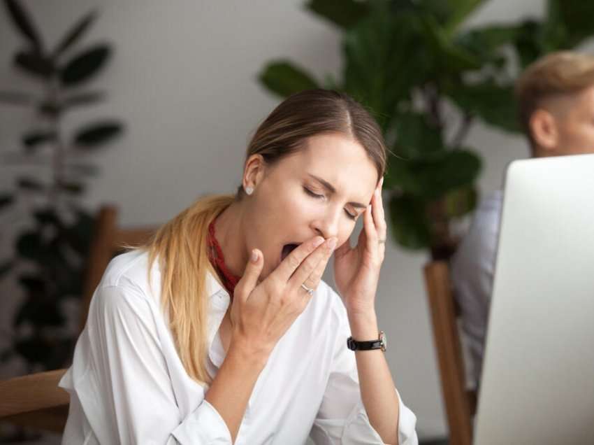 Lodhja kronike nuk largohet me pushim: Cilat mund të jenë shkaqet e kësaj gjendjeje?