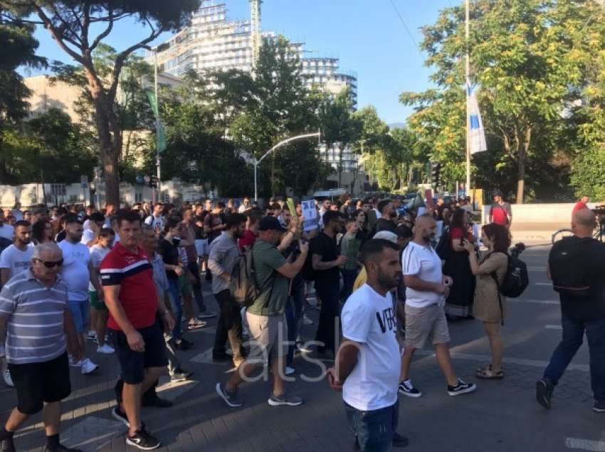 ​Protestë në Tiranë kundër rritjes së çmimeve