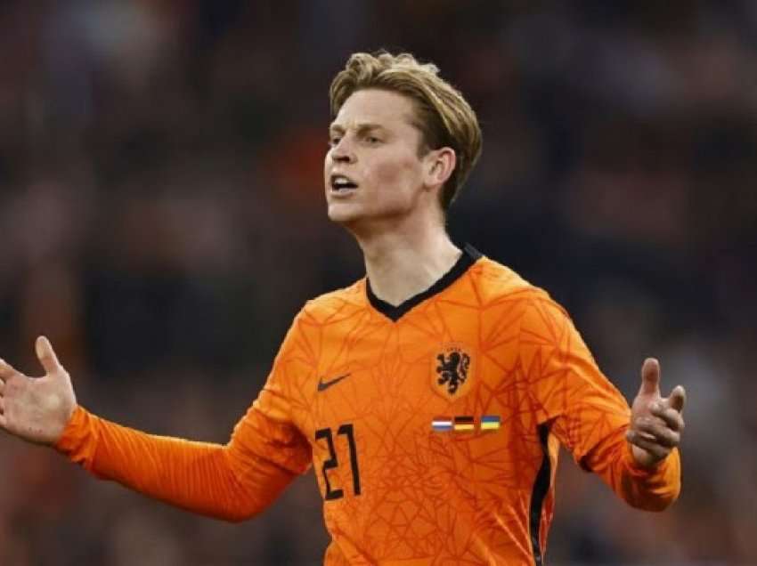 De Jong i përgjigjet interesimit nga United: Jam në klubin më të mirë në botë