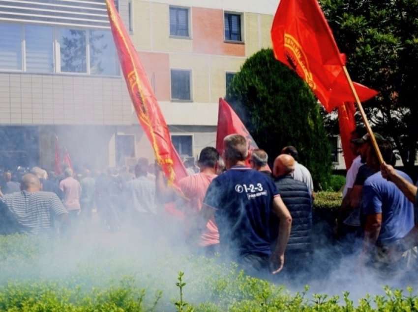 Përkrahja e opozitës për protestën e sotme – kjo është prapavija e tyre!