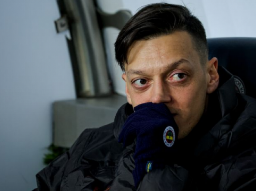 Ozil edhe më larg futbollit