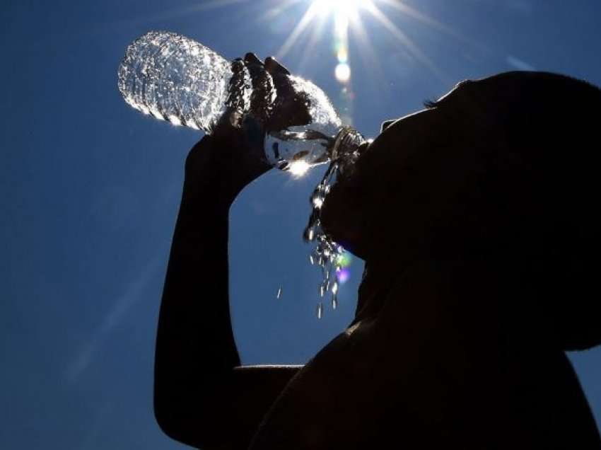 Temperatura të larta gjatë javës, priten bubullima dhe rrebeshe shiu