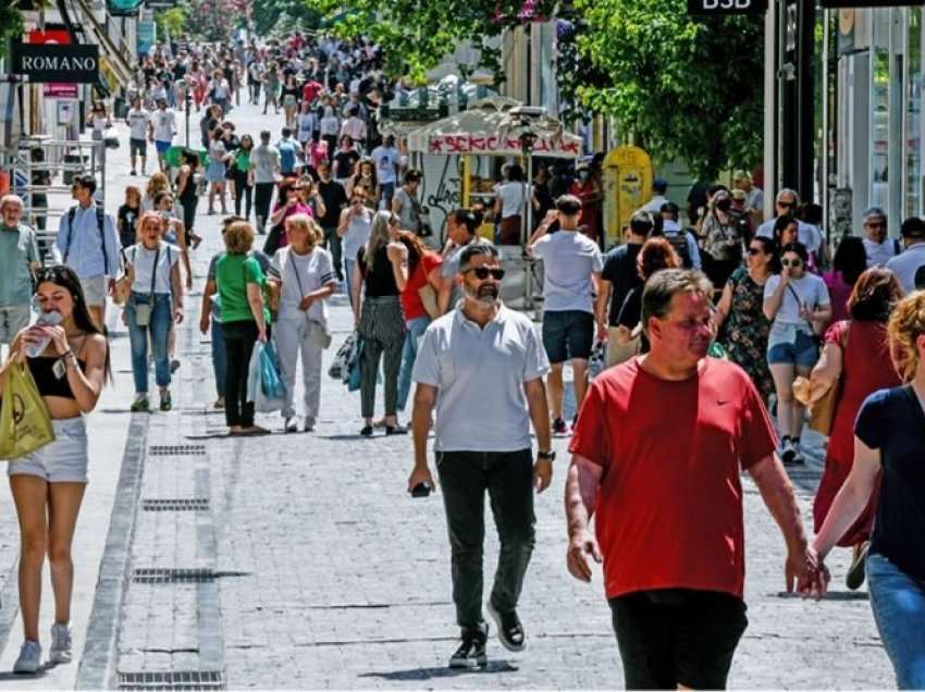 Valë e re e infektimeve me COVID në Greqi? Ekspertët paralajmërojnë shtim të rasteve, këto janë mutacionet që dominojnë