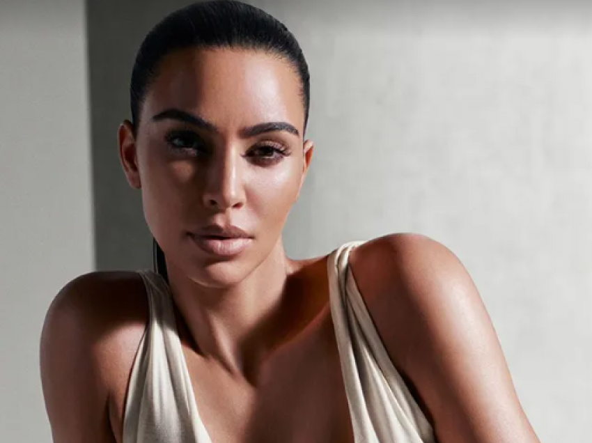 Pavarësisht ndarjes, Kim Kardashian pranon se Kanye West e ndihmoi të krijonte linjën e re të produkteve të bukurisë