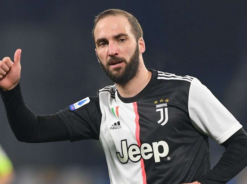 Higuain tregon se si Arsenal ishte pranë transferimit të tij, por në fund ata morën Ozil